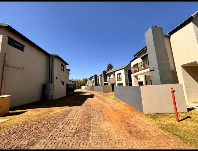 3 BEDROOM HOUSE FOR SALE IN TERENURE